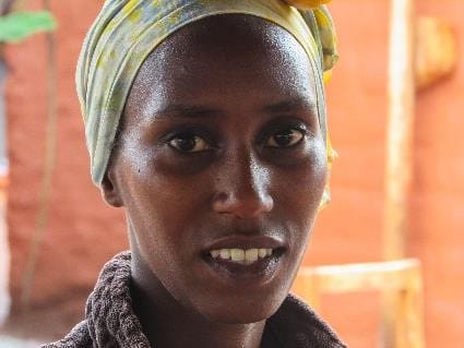 Donna-Burundi-WeWorld-Onlus