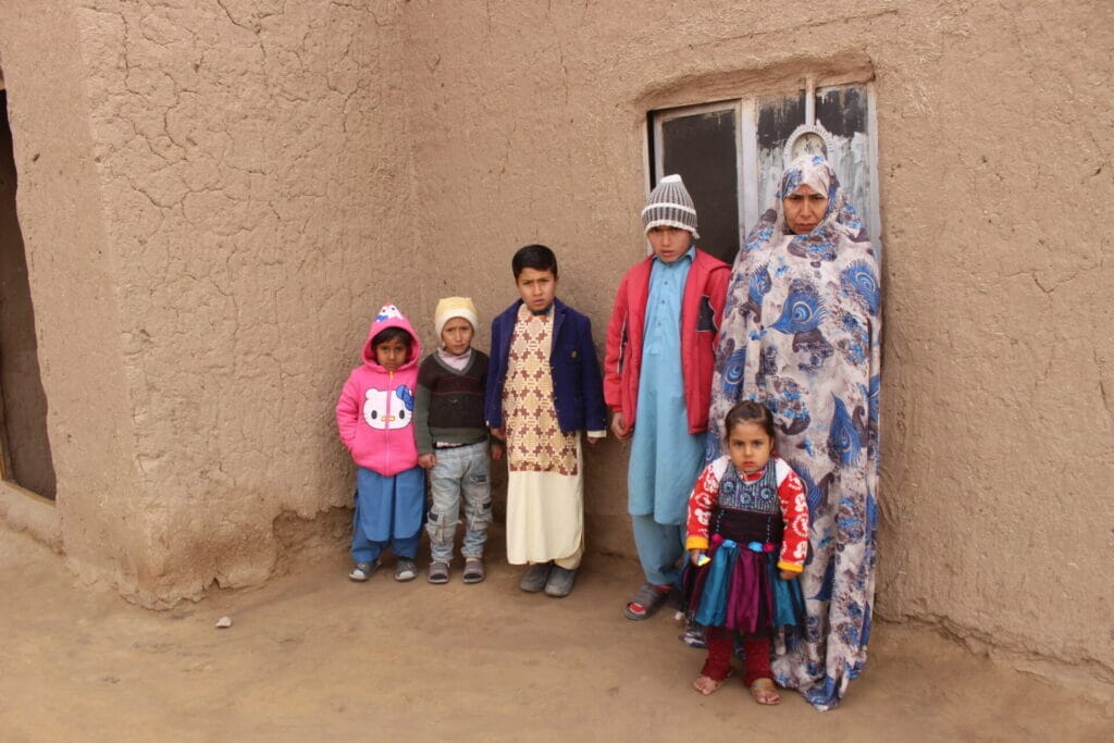 Inhabitants of the villages of Qanat Wakil and Dezwari I