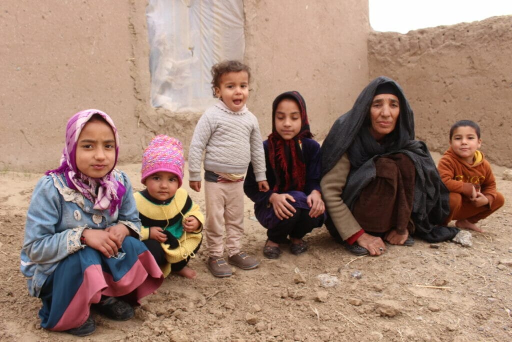 Inhabitants of the villages of Qanat Wakil and Dezwari II