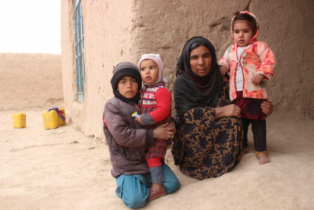 Families from the villages of Qanat Wakil and Dezwari III